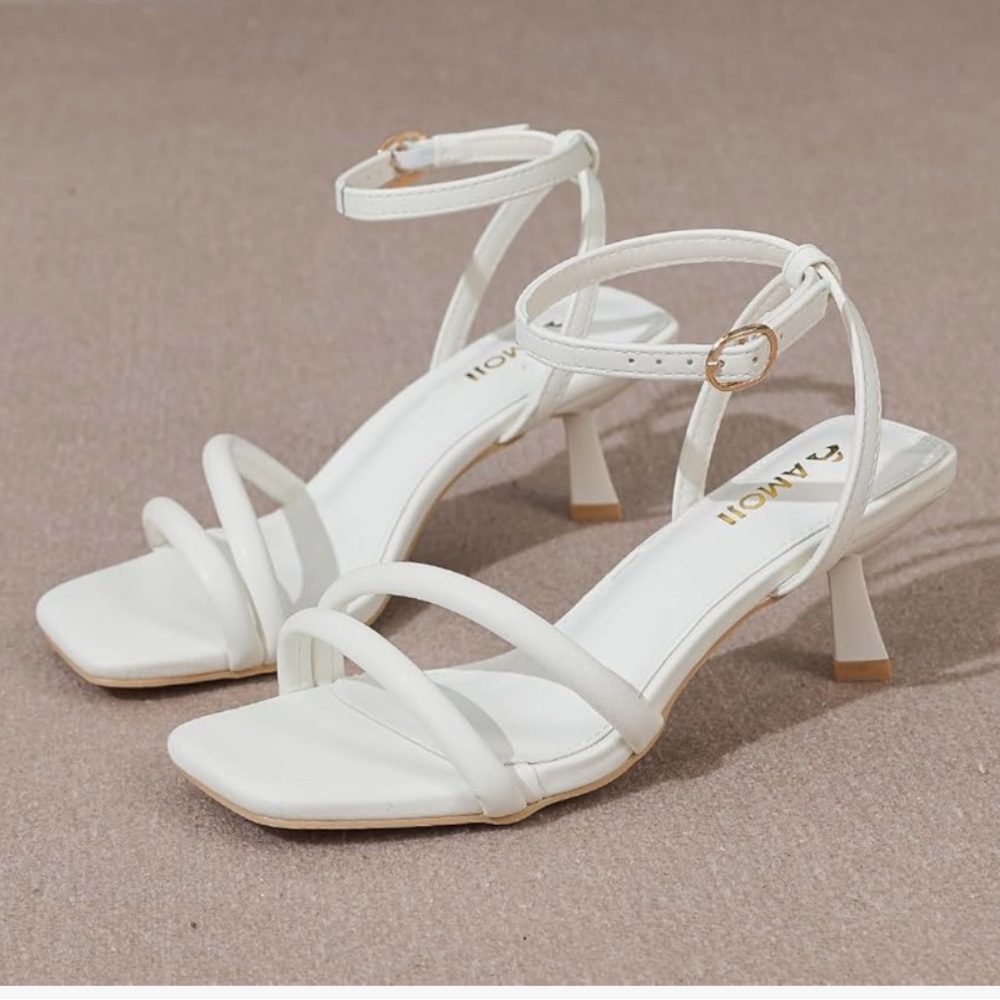 Chic White Strappy Sandals